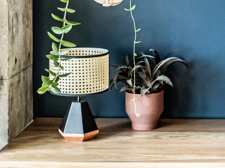 FRUSTUM フラスタム テーブルライト AMPAERSAND AMP-L033 L034【エルコミューン】